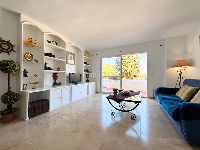 Foto c7c367b2-1478-4dd2-bc3a-80b6f76e8698. Etagenwohnung mit parking pool in Nueva Andalucía centro Marbella