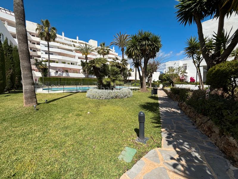 Foto d31bf1f1-bd52-45dc-95a9-87e34430a5e6. Piso en Nueva Andalucía centro Marbella