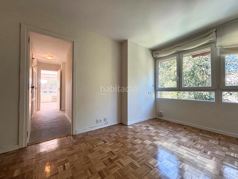 Foto 9e7948e6-bd8c-4600-804d-b1d1b6d63a5b. Location appartement avec cheminée parking piscine dans Madrid