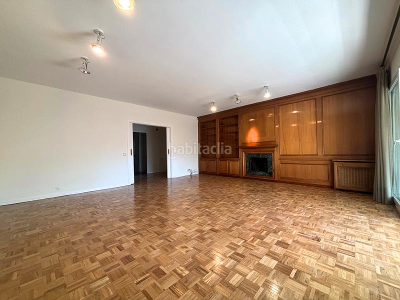 Foto aec56521-c3b3-497f-932d-6ae61c094a46. Location appartement avec cheminée parking piscine dans Madrid