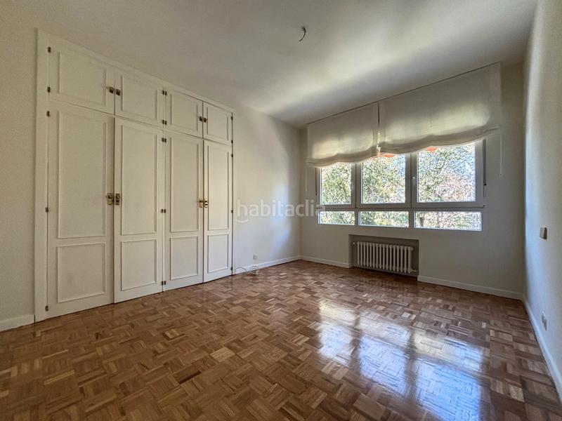 Foto ffca3b42-45d8-4ea9-8e3a-c6ef36f2a15c. Location appartement avec cheminée parking piscine dans Madrid