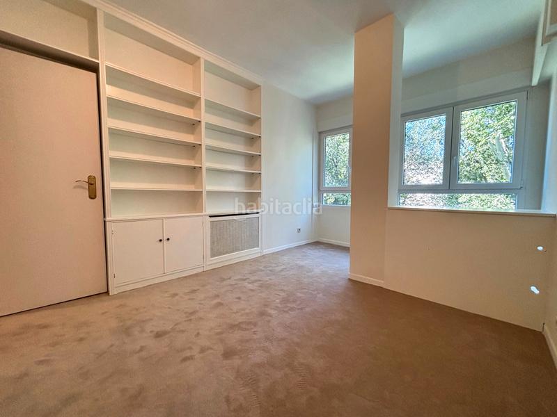 Foto 0376ef2c-1f8f-47bb-a5fe-1eddf91f3c90. Rent flat with fireplace parking pool in Fuentelarreina Madrid