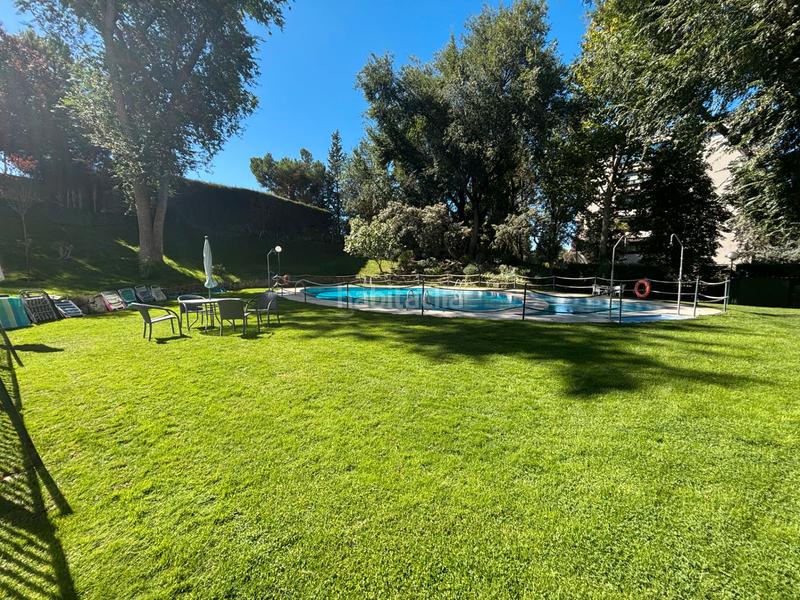 Foto 94383fa5-d733-42bf-9921-d5a33887dbc2. Rent flat with fireplace parking pool in Fuentelarreina Madrid