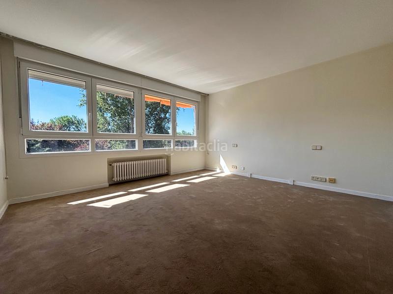 Foto a1550a57-d4b6-416b-9c21-cf1bdca45fe8. Rent flat with fireplace parking pool in Fuentelarreina Madrid