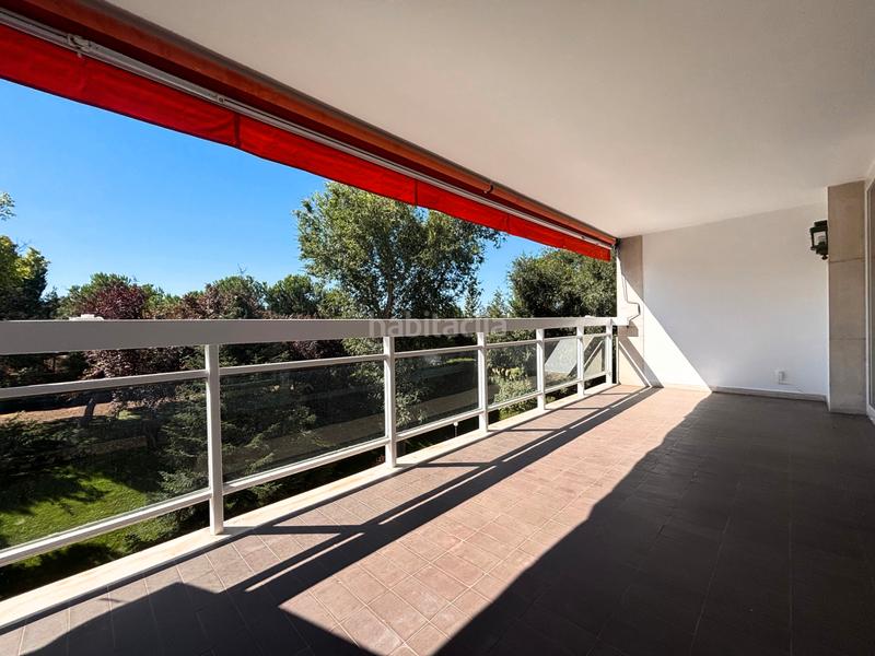 Foto be382c3e-45ba-4d8f-8ffe-827f6b4a6e37. Rent flat with fireplace parking pool in Fuentelarreina Madrid