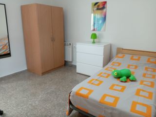 Affitto Appartamento  Carrer de joaquin navarro 42. Alquiler habitacion estudiantes burjassot
