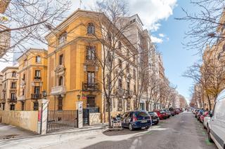 Piso en Lista. Exclusivo piso con patio privativo en calle privada