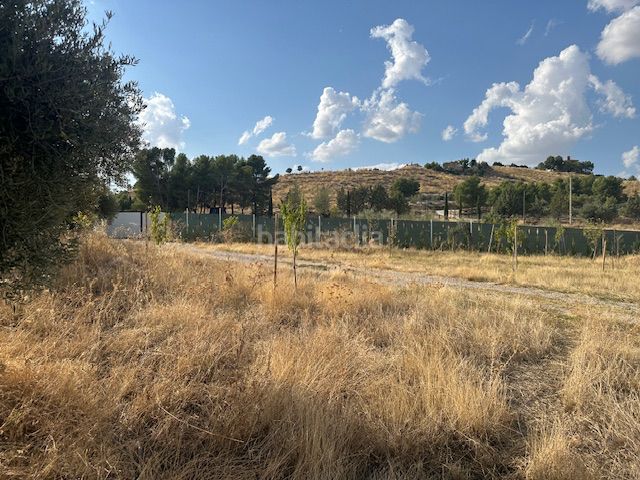 Foto c3478763-d98d-4425-a7c3-7e8b1e89380c. Finca rústica a Chinchón