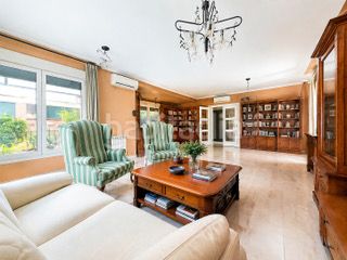 Foto 0fd63d4b-87c0-4665-9cd1-723f7d51e77b. Chalet with heating parking pool in Rivas Futura Rivas - Vaciamadrid