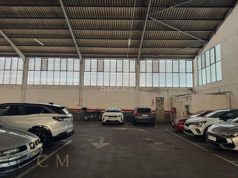 Foto 7aa90f36-b8db-4c93-846f-51f23857b38b. Car parking in Les Planes Sant Joan Despí