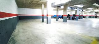 Parking coche en Centre. Parquing doble en venta les planes