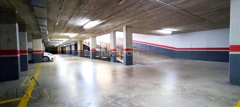 Foto f009cc72-7acd-41c4-9ca9-cb82cbd0455d. Car parking in Centre Sant Joan Despí