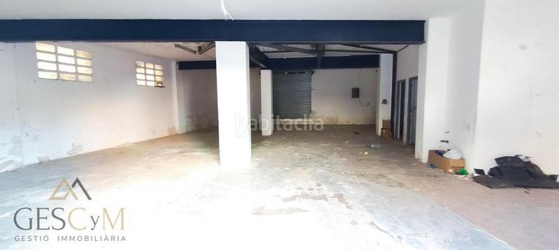 Foto 2805edf8-580c-4f97-aaa9-f79fc4b01983. Location local commercial dans Les Planes Sant Joan Despí