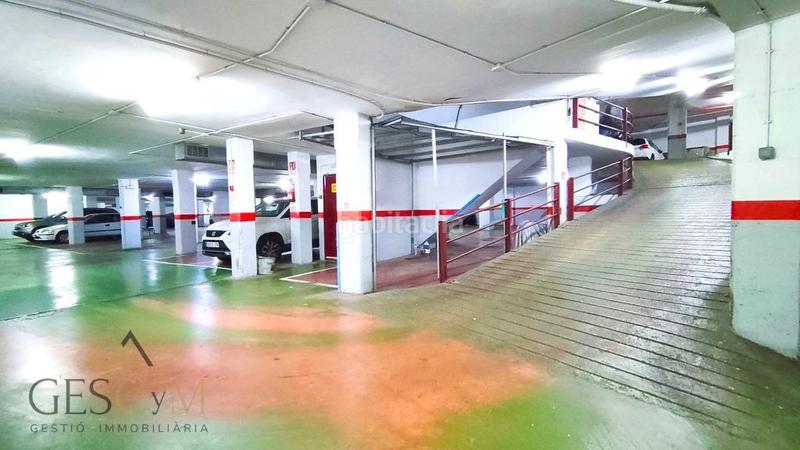 Foto f0a948b5-37be-46b2-99b6-8ec2f38af4fa. Aparcament cotxe a Centre Cornellà de Llobregat