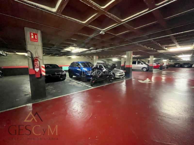 Foto 6a2b3f47-8eda-4085-bcd5-cb4fa6f6b4b0. Parking voiture dans Les Planes Sant Joan Despí