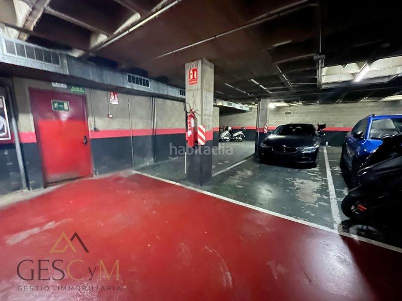 Foto cf9a7487-6457-4975-9295-b0f028d49050. Parking voiture dans Les Planes Sant Joan Despí