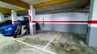 Autoparkplatz in Centre. Parquing en el centro de sant joan despí