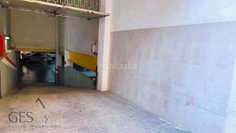 Foto 7ad18c1e-64d4-4e7f-8e48-e99668ac06b6. Car parking in Centre Sant Joan Despí