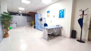 Local Comercial a Sant Joan-TV3. En venta o alquiler. local duplex en zona tv3 sjd