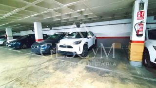 Parking coche  Carrer del mestre joan corrales. Parking en venta con ascensor en la plana de esplugues de llobre
