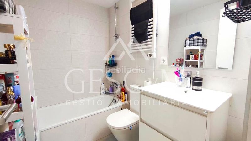 Foto 29868f19-ea26-4a3a-9774-80bd22d0352a. Planta baixa amb calefacció piscina a Pallejà