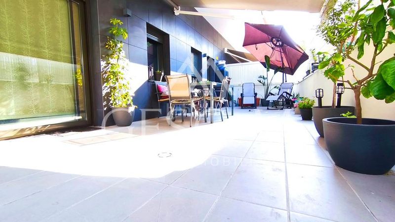 Foto 571377b4-6bfa-4790-8405-cacfde4015bd. Planta baixa amb calefacció piscina a Pallejà