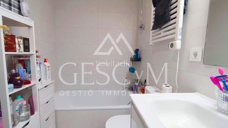 Foto fa8a6e3d-108d-46d3-934e-21ebe4456389. Planta baixa amb calefacció piscina a Pallejà