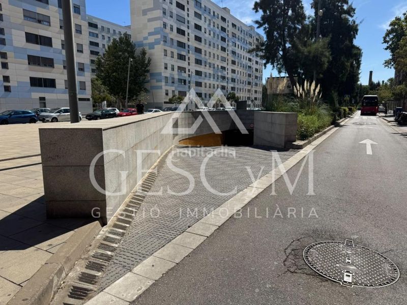 Foto 41c60c66-79c1-4976-b872-b24a5b462a20. Autoparkplatz in Fontsanta-Fatjó Cornellà de Llobregat