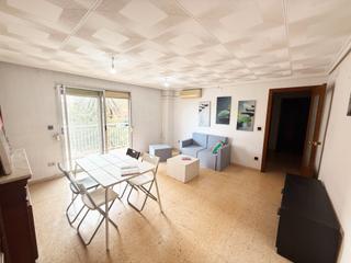 Pis a Malva Rosa. Junto a la playa de la malvarrosa, a escasos 300 mts