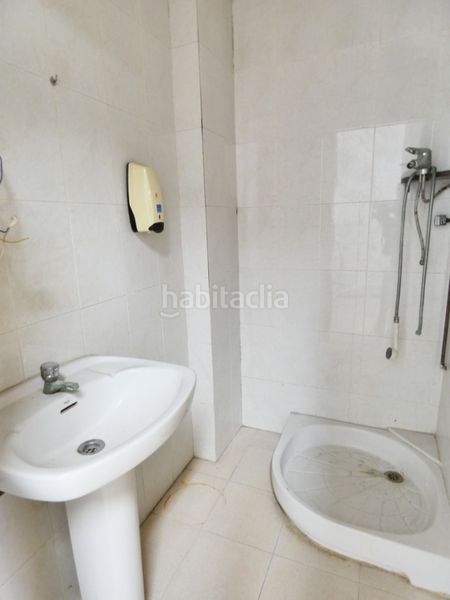Foto 2db11793-8e6c-4631-bed0-07d425a4999f. Alquiler local comercial en carrer veterinari josep corella 1 empieza tu nueva aventura en este local. en Alboraya