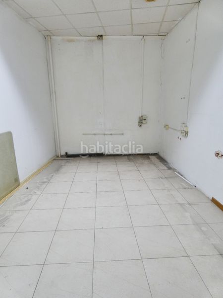 Foto 8007d534-3b5d-41b0-9503-73b64b7e7e50. Alquiler local comercial en carrer veterinari josep corella 1 empieza tu nueva aventura en este local. en Alboraya
