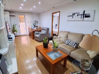 Etagenwohnung  Carrer de manuela estellés 91. Entra ya a vivir ya, y disfruta de tu nuevo hogar cerca del mar.