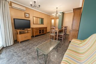 Pis  Calle de la inmaculada. Amplio y luminoso piso de 4 dormitorios en el coraz�n de �guilas