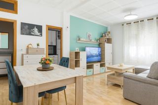 Casa en Casco Antiguo. Amplia casa en el coraz�n de �guilas, ideal para tu familia