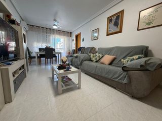 Pis  Calle calle ramon y cajal. Amplio y luminoso piso en el centro de �guilas por solo 149.500