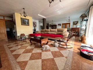 Casa  Calle ruggero gasparet. Amplia casa en collados, �guilas  ideal para familias