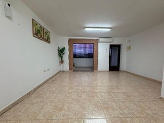 Casa  Calle manuel aza�a. D�plex exclusivo en �guilas con amplios espacios y terraza