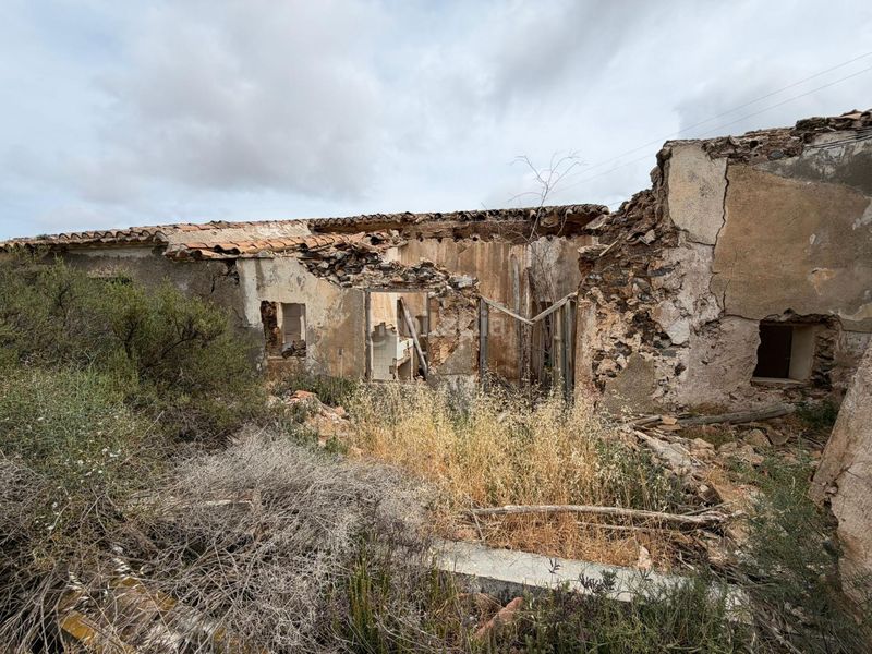 Foto 0d27a87f-f663-4b9f-ac0a-1f788364263d. Masia amb aparcament piscina a Garrobillo Lorca