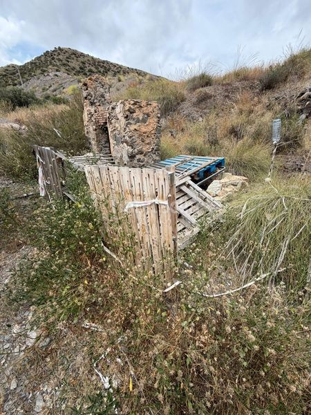Foto c640e5ea-f6e2-4b52-b6ed-1db5def1653c. Masia amb aparcament piscina a Garrobillo Lorca