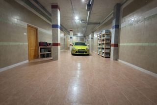 Autoparkplatz in Casco Antiguo. Amplio garaje águilas  ideal para varios coches
