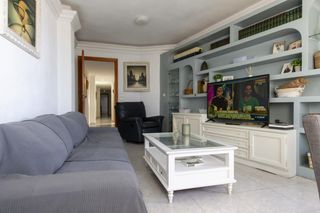 Pis  Paseo parra. En exclusiva este espectacular piso en �guilas con vistas al mar