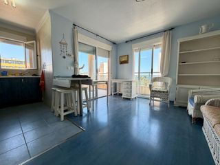 Pis  Calle dra. angela santamaria g.. Luminoso apartamento con vistas al mar en �guilas !!