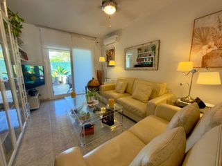 Casa aparellada  Juan gris. Impecable pareado en �guilas  calabardinacope