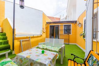 Pis  Calle lope gisbert. Piso en el corazón de águilas  ideal para vivir