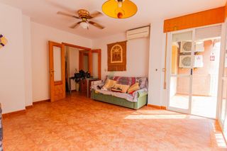 Appartement à Casco Antiguo. Amplio piso en el corazón de águilas.