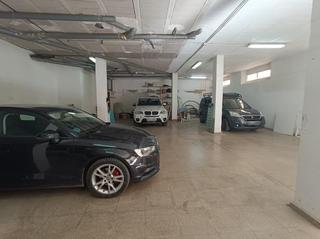 Local commercial à Casco Antiguo. Amplio local comercial en el corazón de águilas