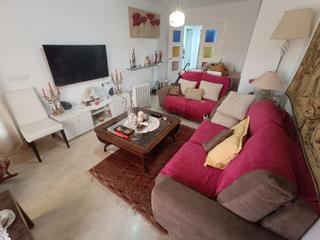 Etagenwohnung in Casco Antiguo. Amplio piso en el corazón de águilas, ideal para entrar a vivir