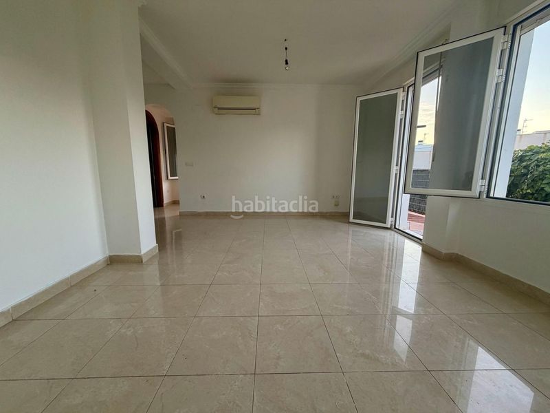 Foto c945e25b-f8b2-4cf5-a312-69925b13de24. Semi detached house with parking in San Juan de los Terreros