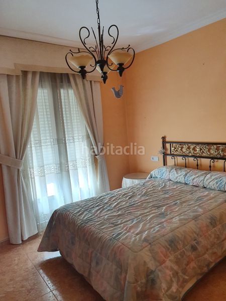 Foto b49ec8d4-0221-4770-bafe-10d3934d61a9. Casa amb calefacció a Baza