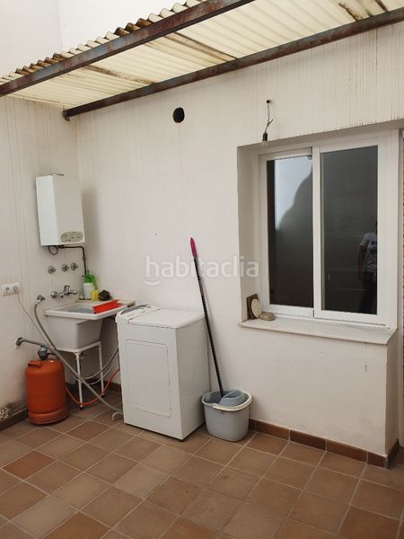 Foto db2e2f14-efda-4d8e-ba5c-023ed7a3ee1d. Casa amb calefacció a Baza